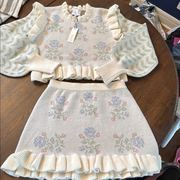 Mable Floral Knit Sweater and Skirt Set. Size Medium. New with tag - Picture 2 of 9